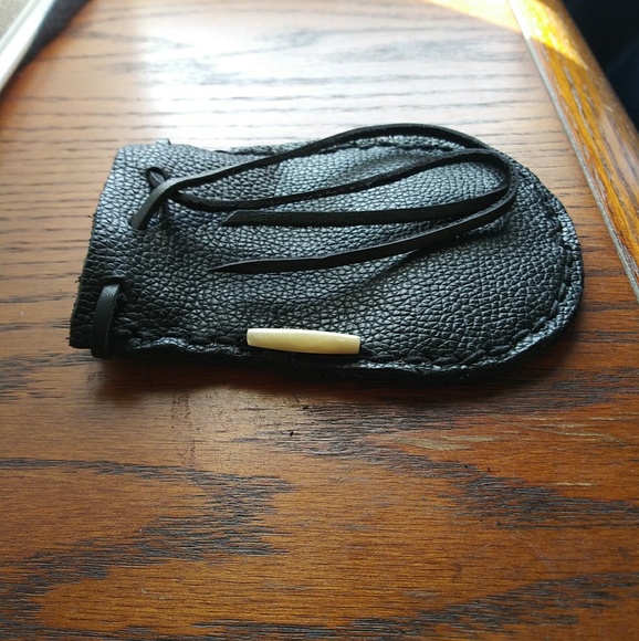 Leather Tech gadget pouch - Picture 2 of 8